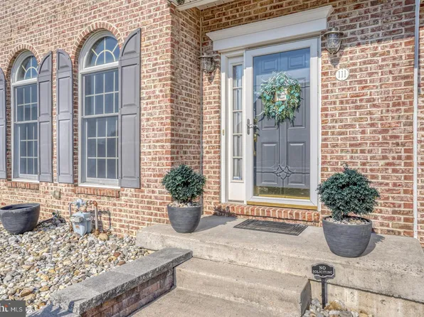 111 Marble House Dr, Bear, DE 19701