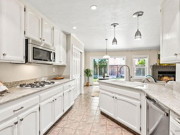 3rd image of 5837 Mathilde Drive