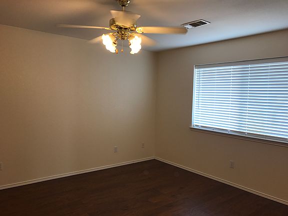 5th image of 722 W Colony Dr
