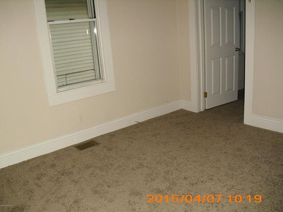 2nd image of 609 Crescent Ct