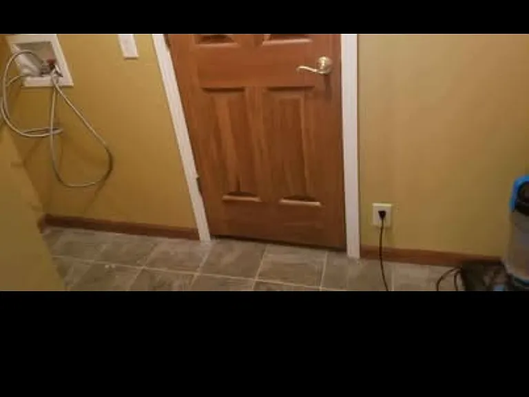 135 Oakwood Ave — Photo 2