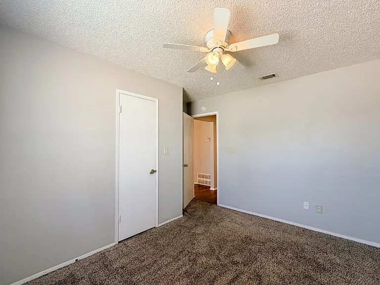 333 Charles St — Photo 14