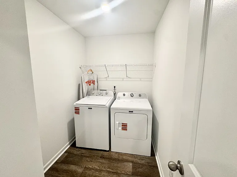 551 Seaborn Cir — Photo 18