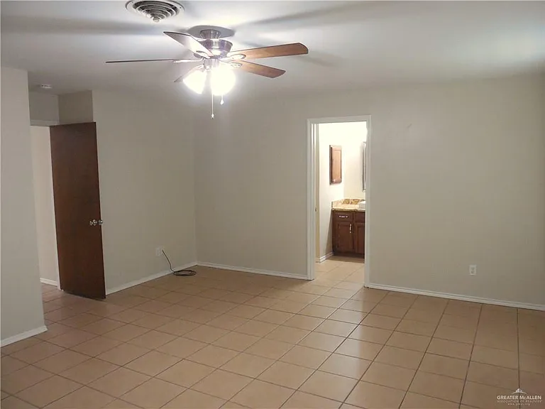 118 E Iris Ave — Photo 14