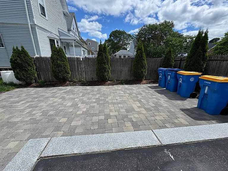 338 Pleasant St #1 — Photo 15