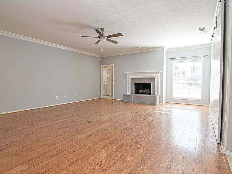 4601 Cherrywood Dr — Photo 3