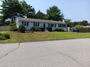 136 Shannon Dr, Warwick, RI 02889