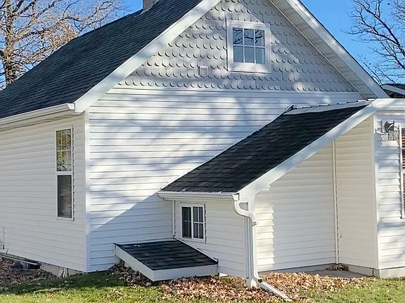 3rd image of 1102 West Ave