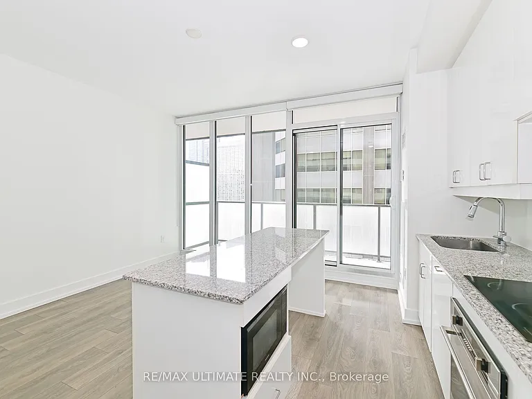 426 University Ave #1106 — Photo 8
