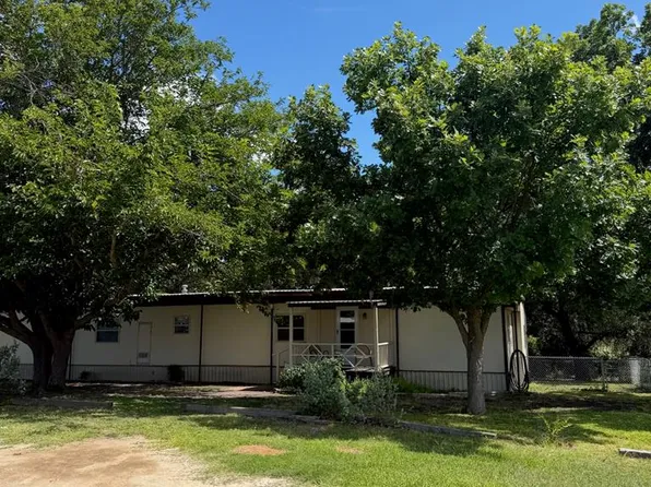 73 Fm 1221, Hext, TX 76848