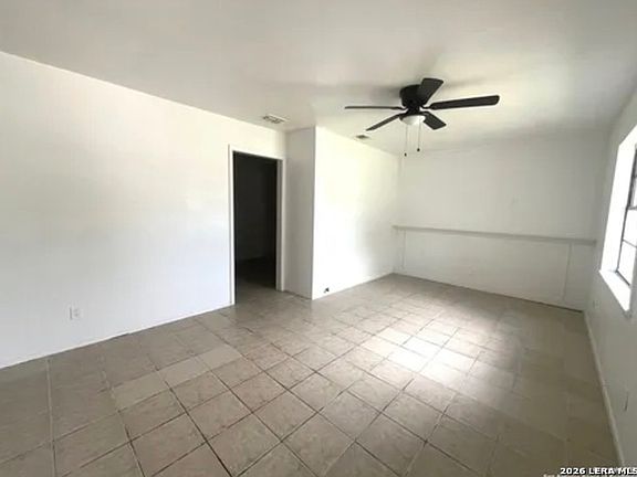 2nd image of 2205 Louise St