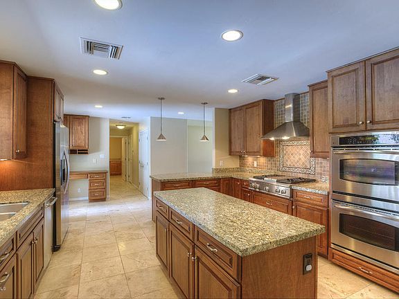 3rd image of 209 E Winter Dr