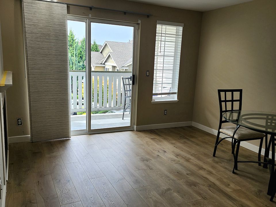 Living room. All blinds are new.