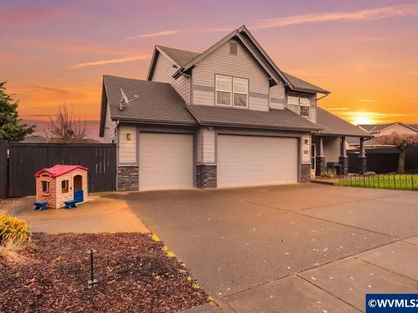 946 Reagan Ave NW, Salem, OR 97304