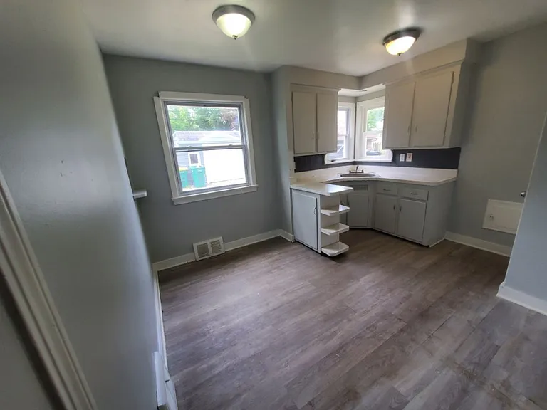 16108 Edgewood Ave — Photo 7