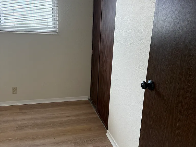 447 Verducci Ct — Photo 17
