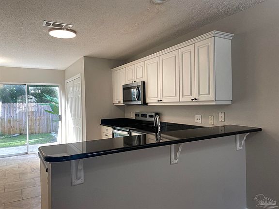 4th image of 1413 Tiger Lake Dr #1413