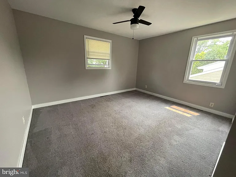 209 Maine Ave — Photo 19