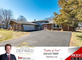 11S708 Book Rd, Naperville, IL 60564