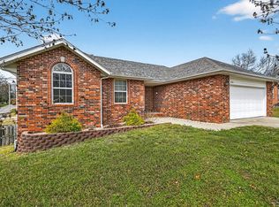 831 S Pershing St, Willard, MO 65781