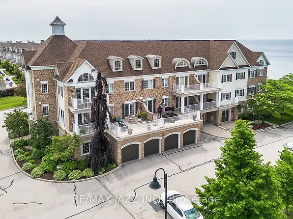 375 Lakebreeze Dr #102, Clarington, ON L1B 0A3