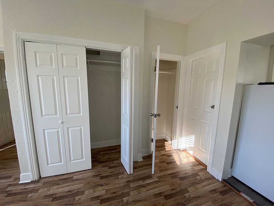 2nd image of 146-150 Douglas St #150-02