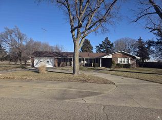 1508 Country Club Ln, Abilene, KS 67410