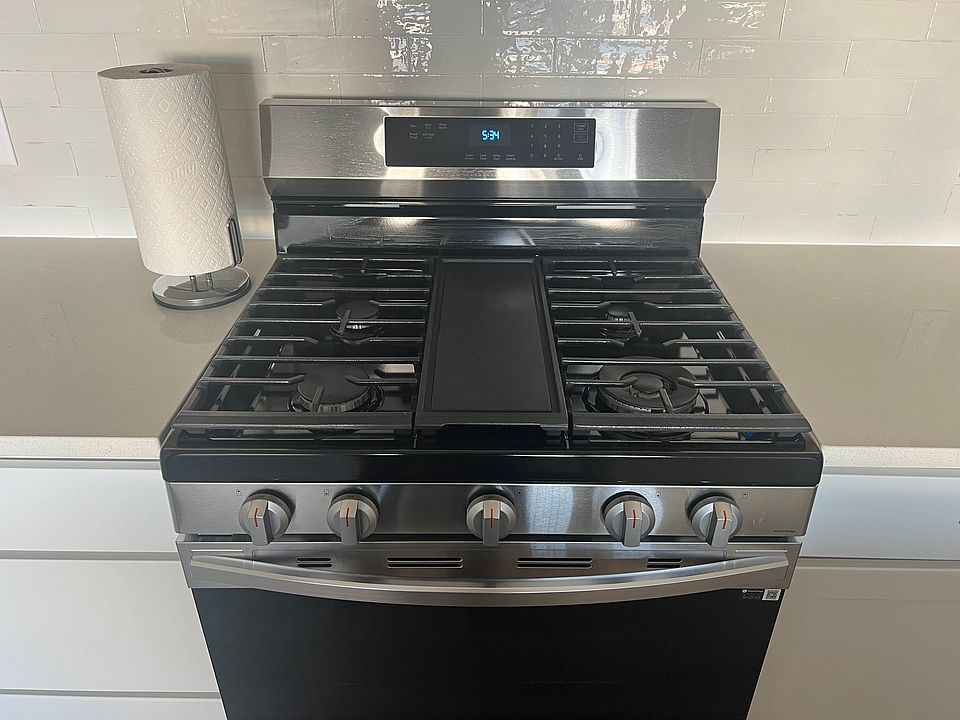 Gas stovetop
