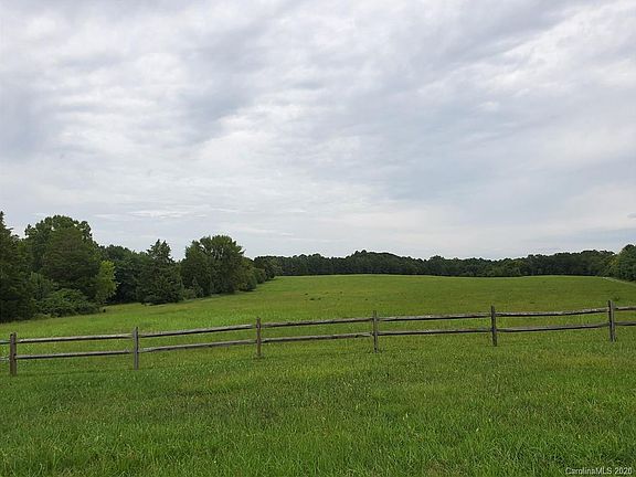 3rd image of 10483 Robinson Church Rd
