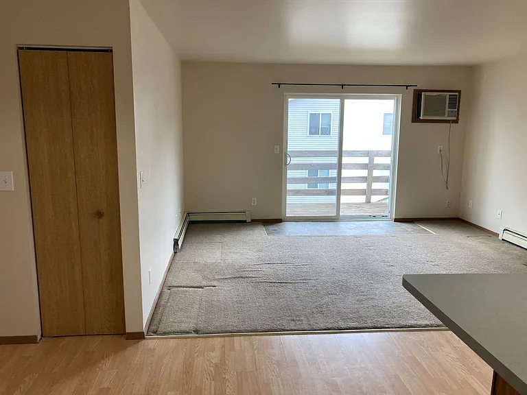 1170 Dodds Dr — Photo 4