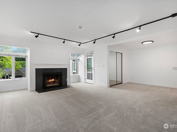 3rd image of 7342 W Lake Sammamish Parkway NE #3-204