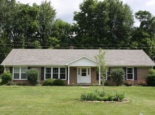 1142 Secretariat Dr E, Danville, KY 40422