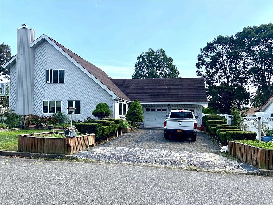 1st image of 14 Sloan Dr
