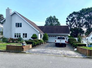 14 Sloan Dr, Ronkonkoma, NY 11779