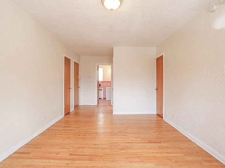 Elegante Apartments — Photo 11
