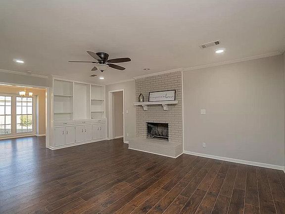 2nd image of 5777 Carriage Barn Ln