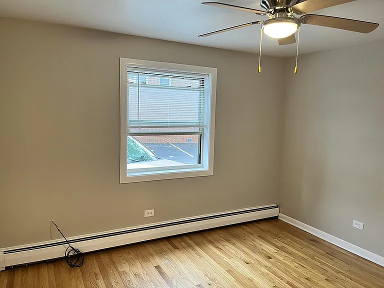 421 Burlington Ave — Photo 10