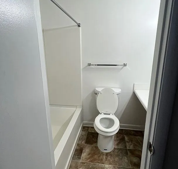 1411 Collegiate Cir #302 — Photo 23