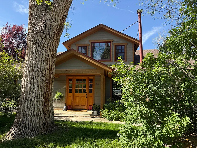 651 College Ave — Photo 1