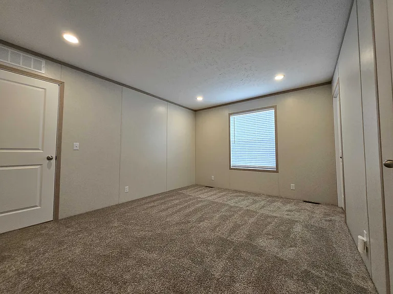 29800 Guilford Cir #471 — Photo 8