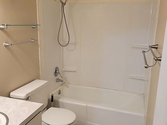 4th image of 2123 19th Ave #2123
