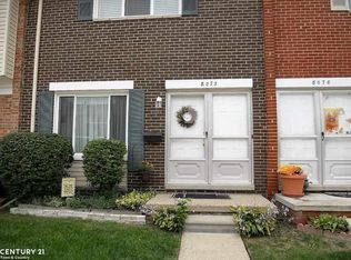 8072 Farnum Ct, Warren, MI 48093