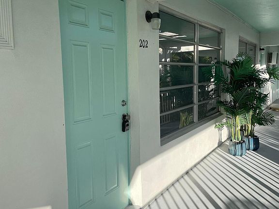 2nd image of 710 N K Street #202