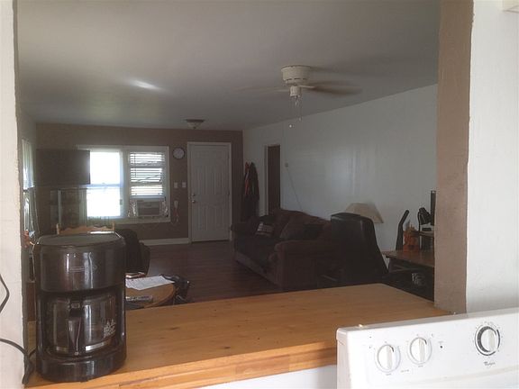 4th image of 224 W Hert Ave