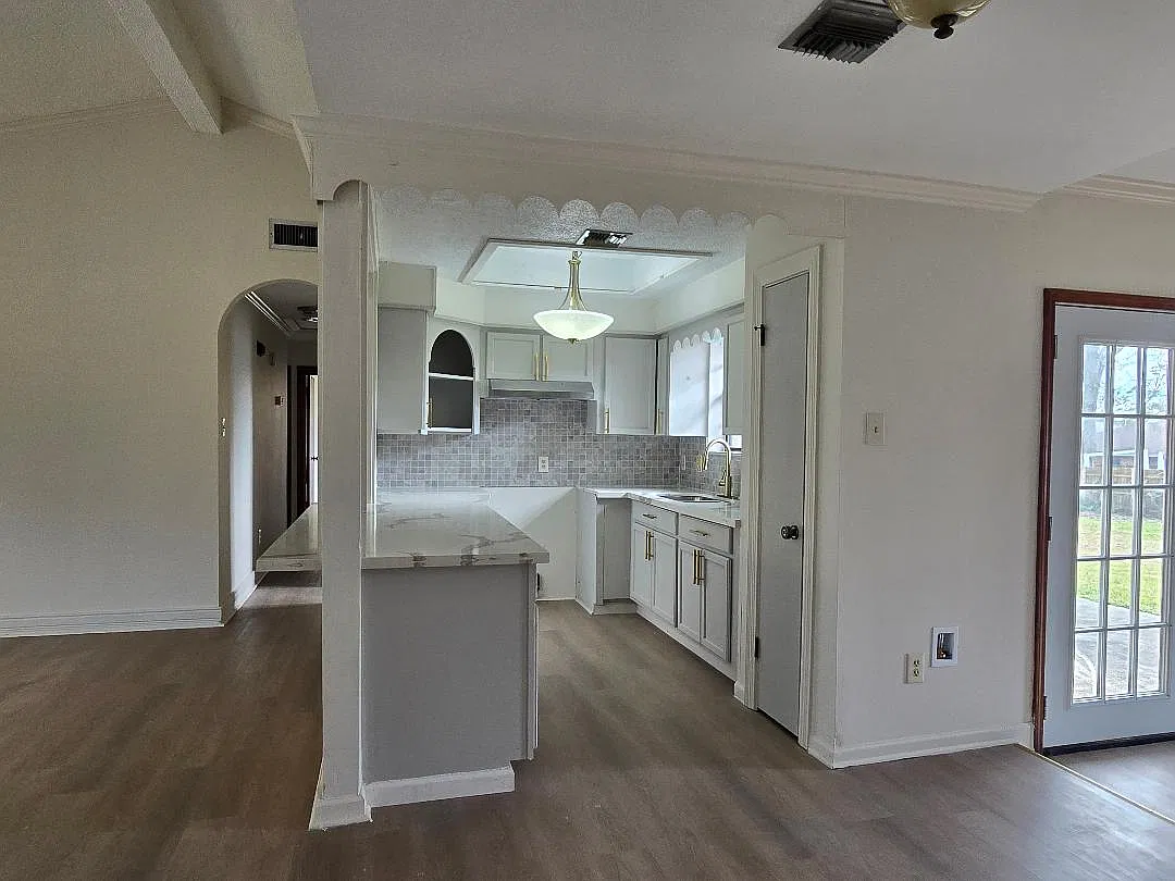 3 bed, 1850 sqft, $1,800 — Photo 2