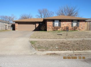 1611 NW 80th St, Lawton, OK 73505