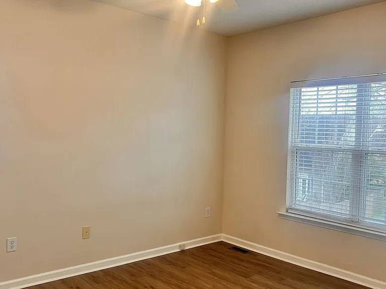110 Shelby Ct — Photo 19