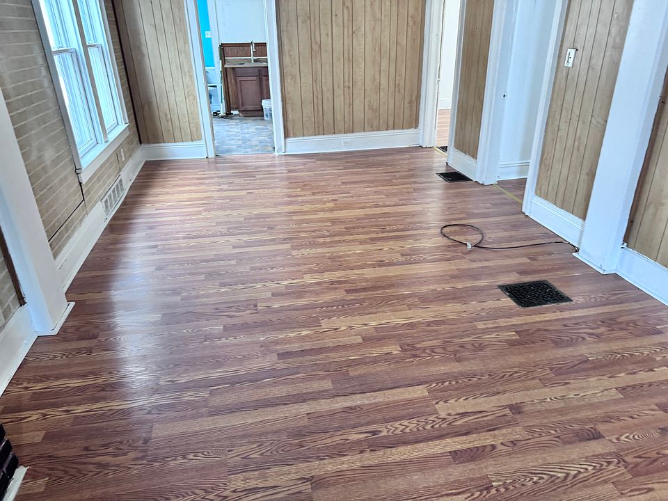 1st image of 1029 E Lovejoy St #1