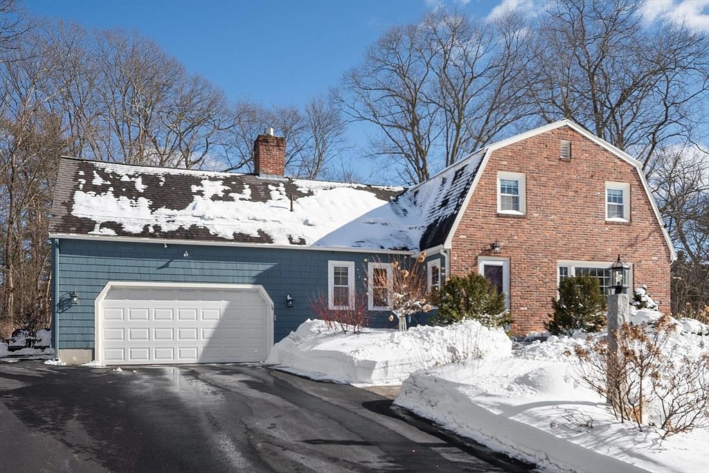 34 Clover Hill Dr, Chelmsford, MA 01824 | Zillow