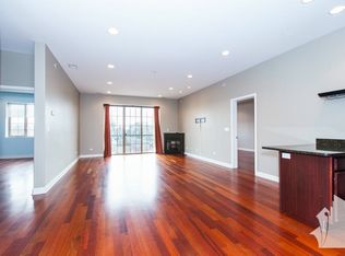 2900 W Irving Park Rd APT 304, Chicago, IL 60618